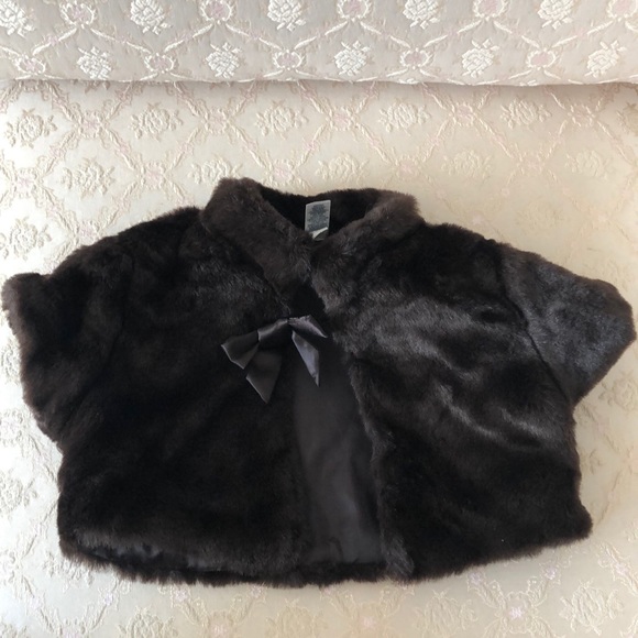 Baby Gap Faux fur Cape with matching Hat - Picture 2 of 10